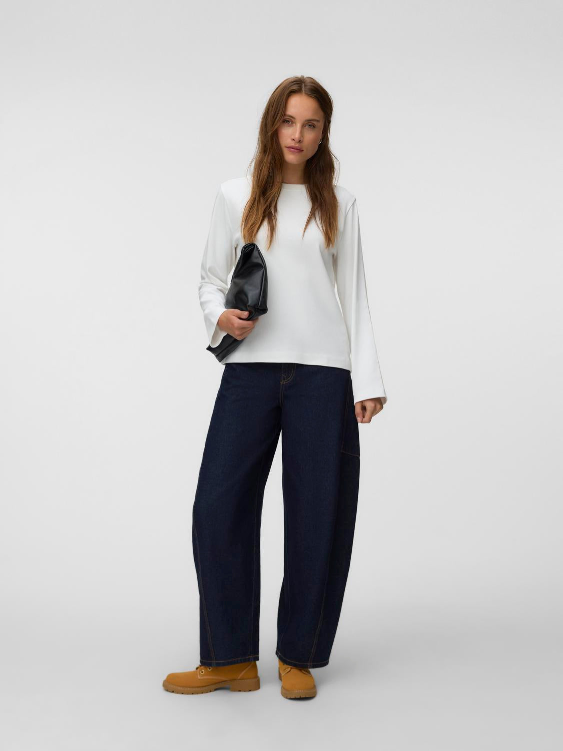 model_shot-front